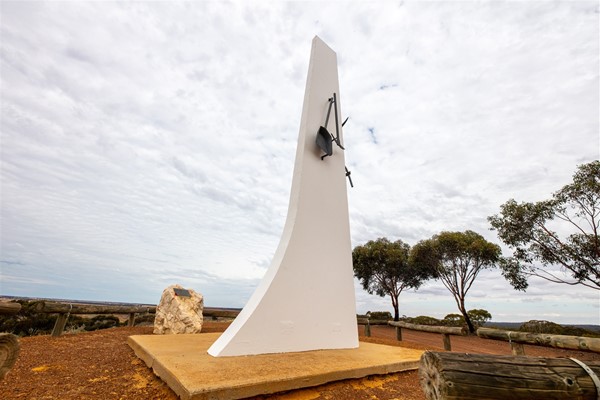 Wimmera Hill - Wimmera Hill Pioneer Monument