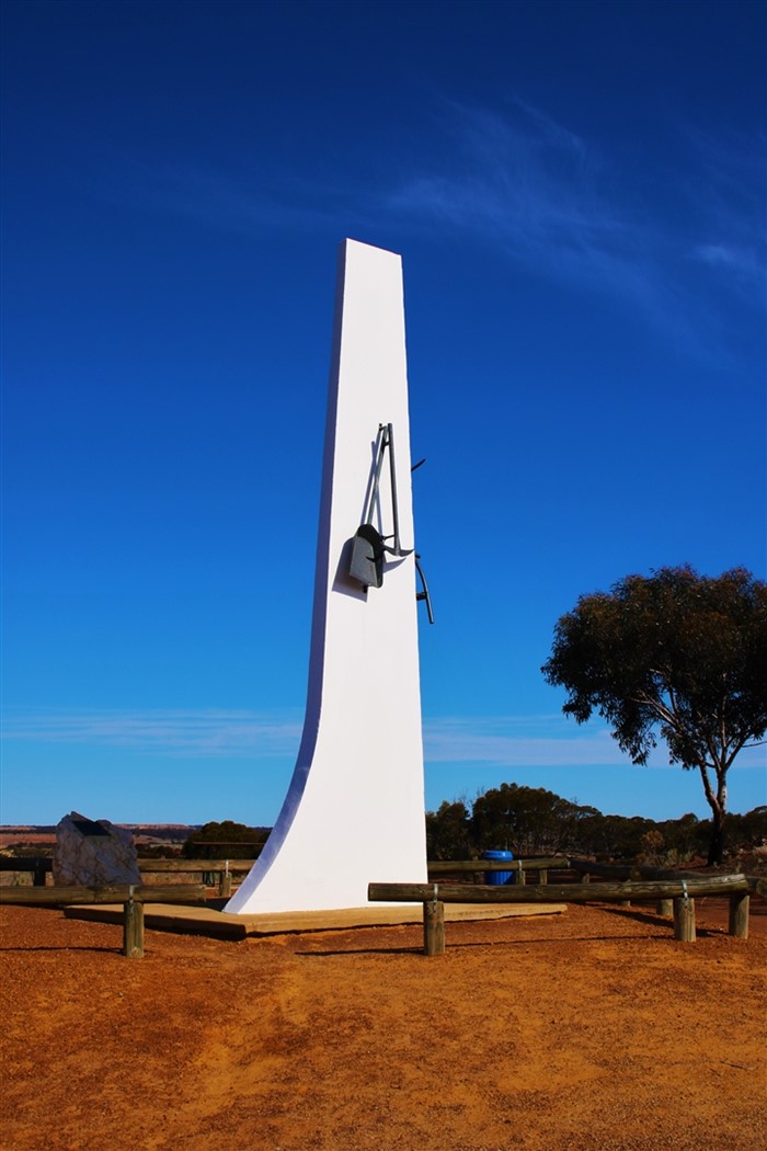 Image Gallery - Wimmera Hill Pioneer Monument